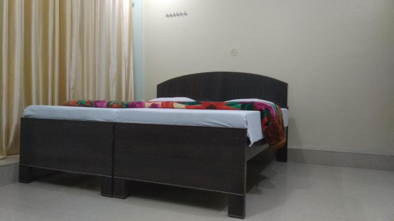 Hotel Giriraj Inn Varanasi Exterior photo